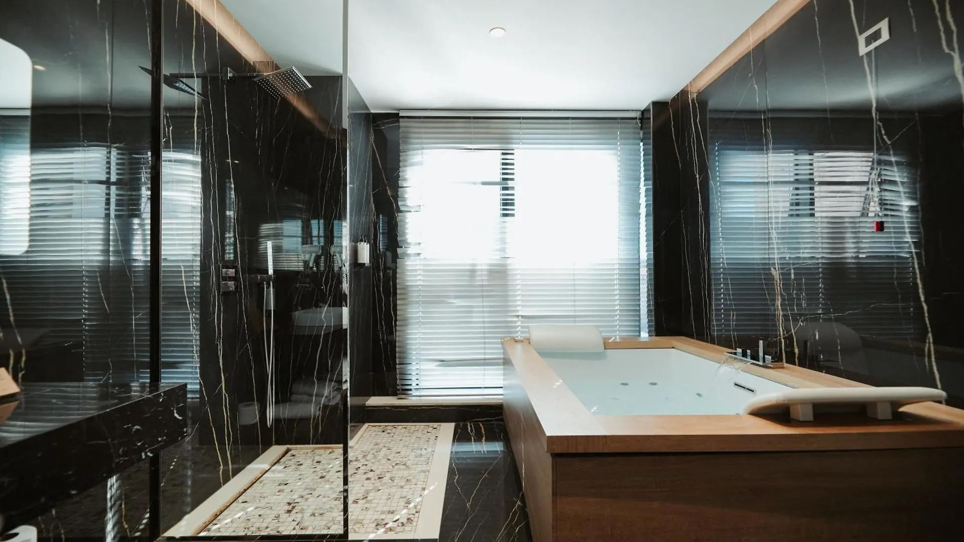Marinaj Hotel & Spa Tirana