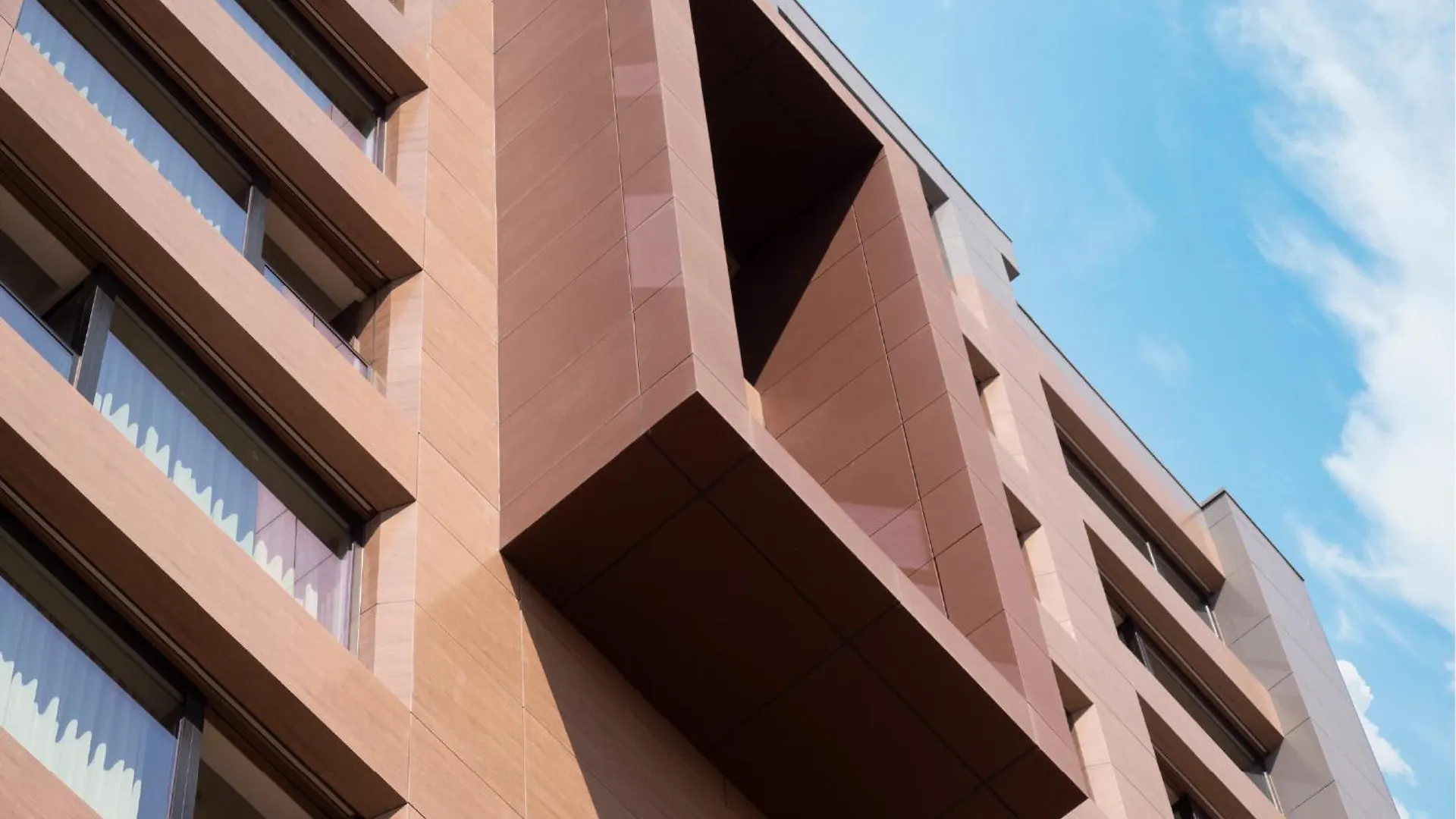Marinaj Hotel & Spa Tirana 4*,