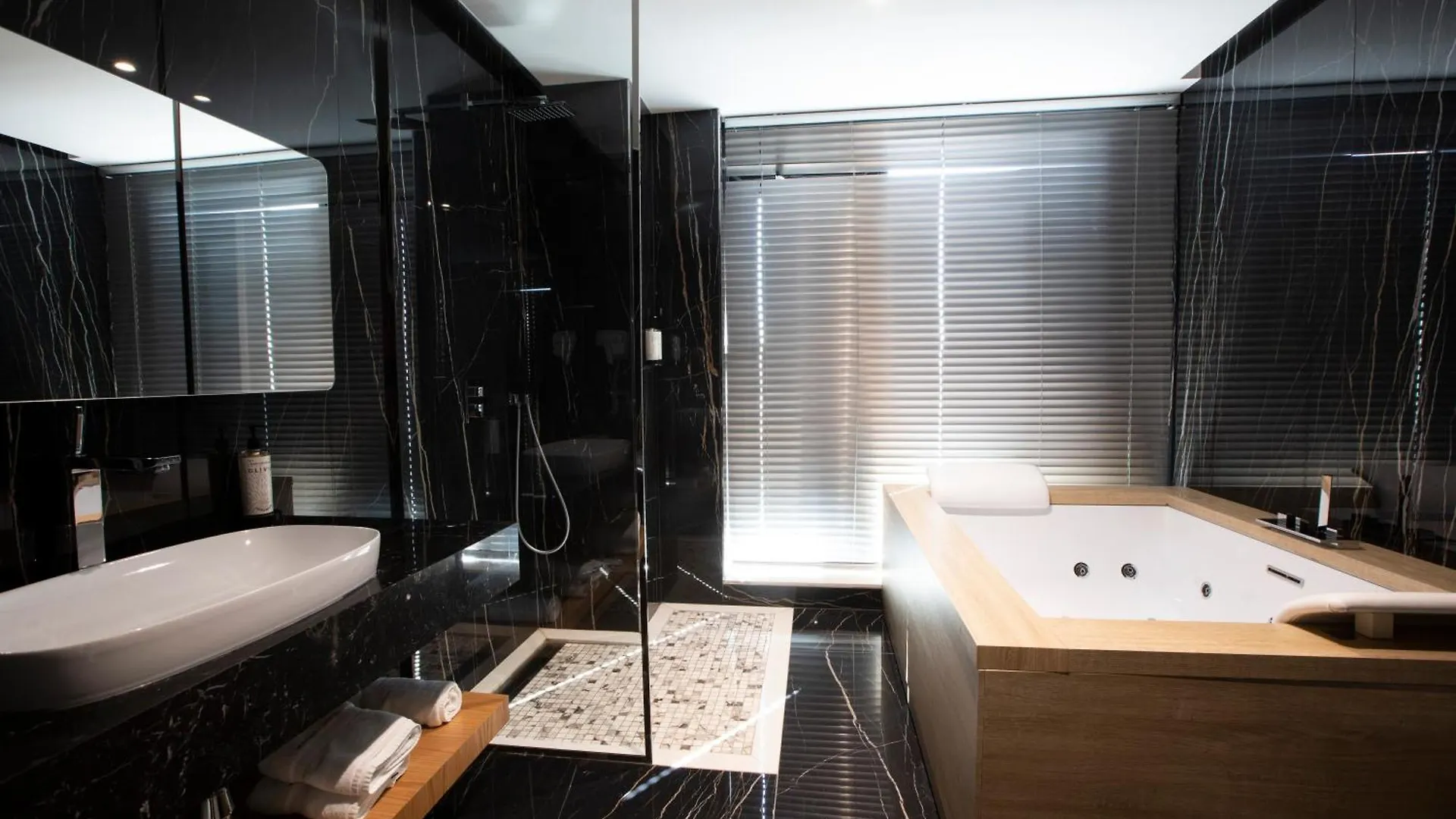 Marinaj Hotel & Spa Tirana